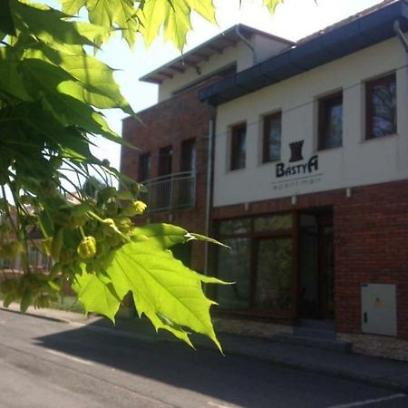 Bastya Apartmanhaz Sárvár المظهر الخارجي الصورة