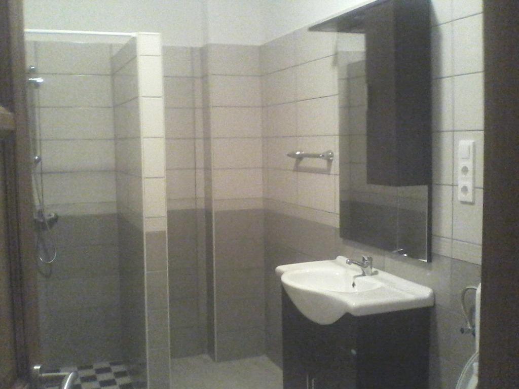 Bastya Apartmanhaz Sárvár الغرفة الصورة